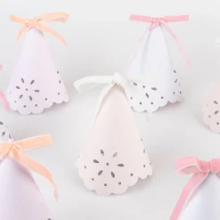 Broderie Anglaise Lace Party Hats (x 8)><noscript><img width=