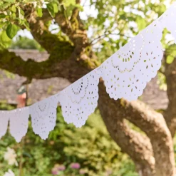 Broderie Anglaise Lace White Pennant Garland>Meri Meri New