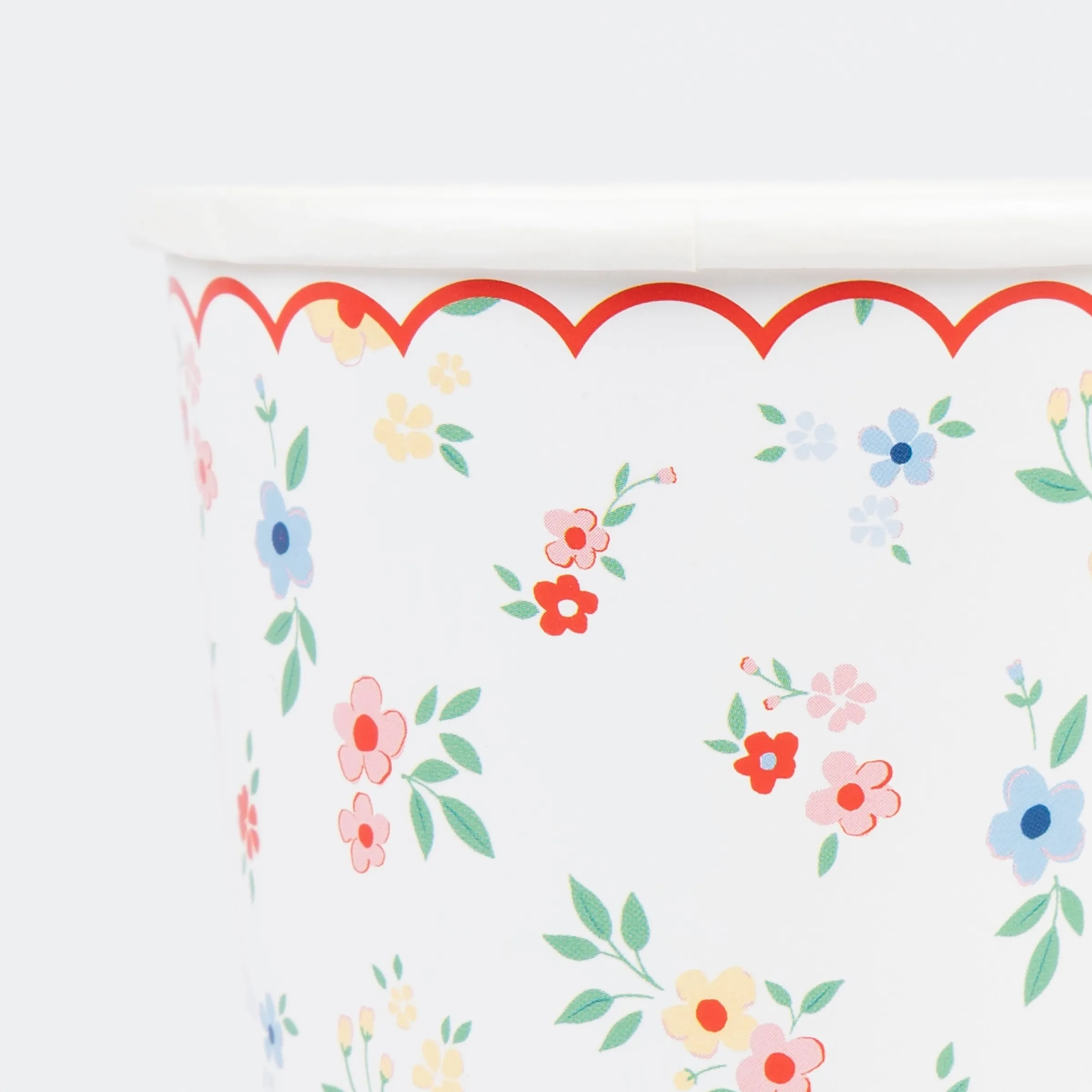 Ditsy Posy Scalloped Cups (x 8)>Meri Meri Best