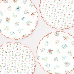 Ditsy Posy Scalloped Dinner Plates (x 8)>Meri Meri Fashion