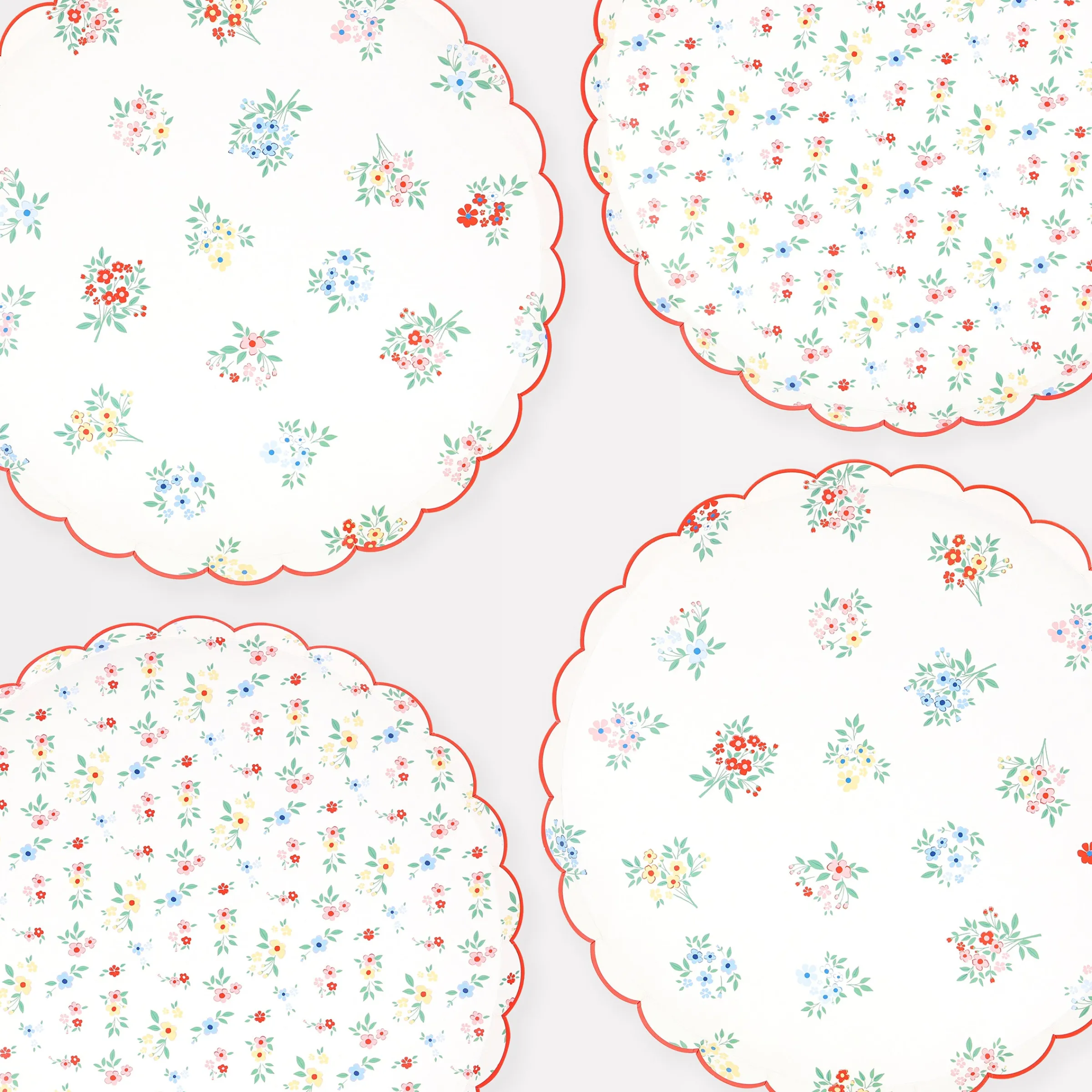 Ditsy Posy Scalloped Dinner Plates (x 8)>Meri Meri Fashion