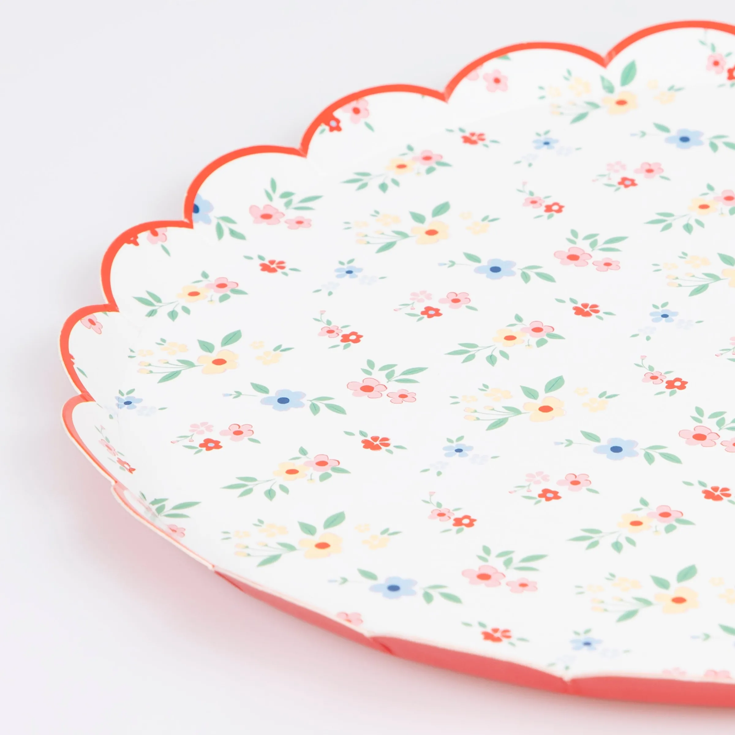 Ditsy Posy Scalloped Side Plates (x 8)>Meri Meri Sale