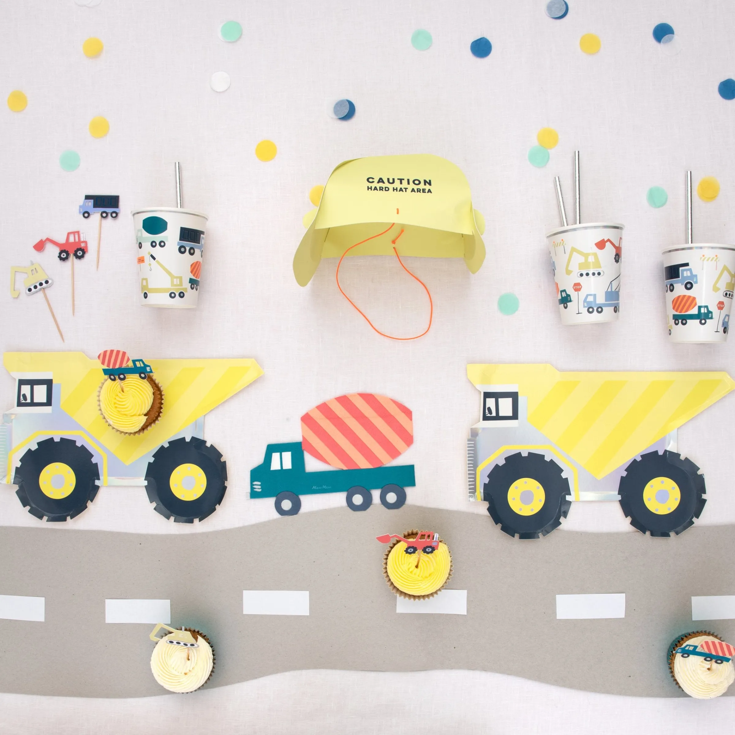 Dumper Truck Plates (x 8)>Meri Meri Hot