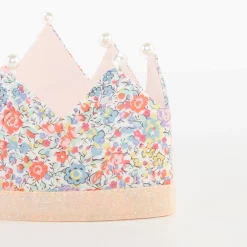 Floral & Pearl Party Crown><noscript><img data-lazyloaded=