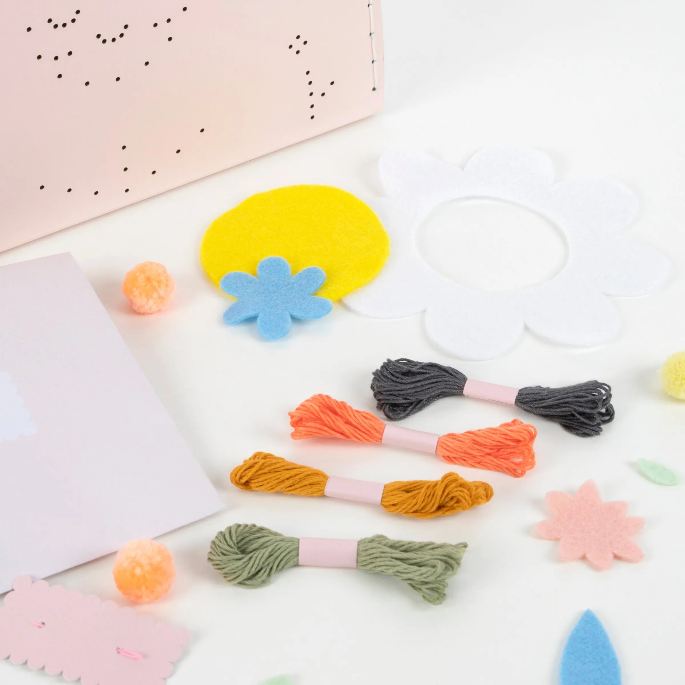 Flower Embroidery Suitcase Kit>Meri Meri Outlet