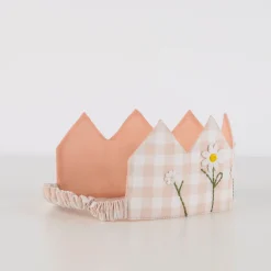 Gingham Crown><noscript><img width=