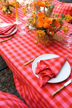 Gingham Guava Tablecloth>Meri Meri Hot