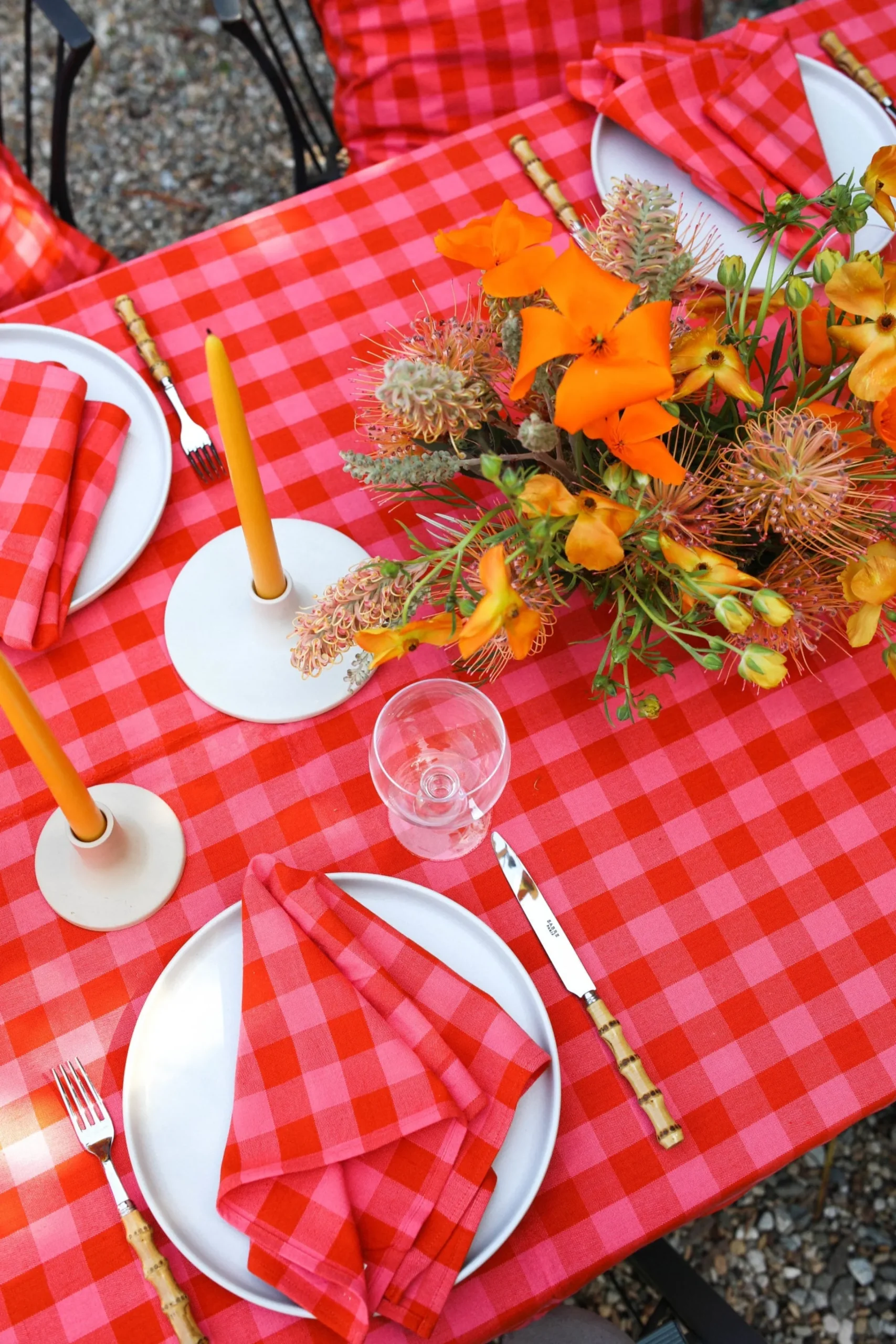 Gingham Guava Tablecloth>Meri Meri Hot