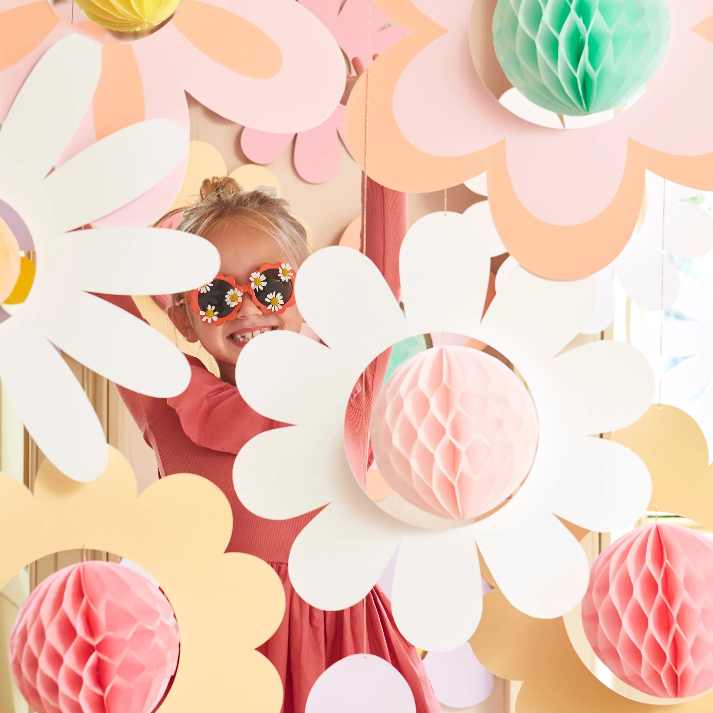 Groovy Flower Hanging Decorations (x 7)>Meri Meri New