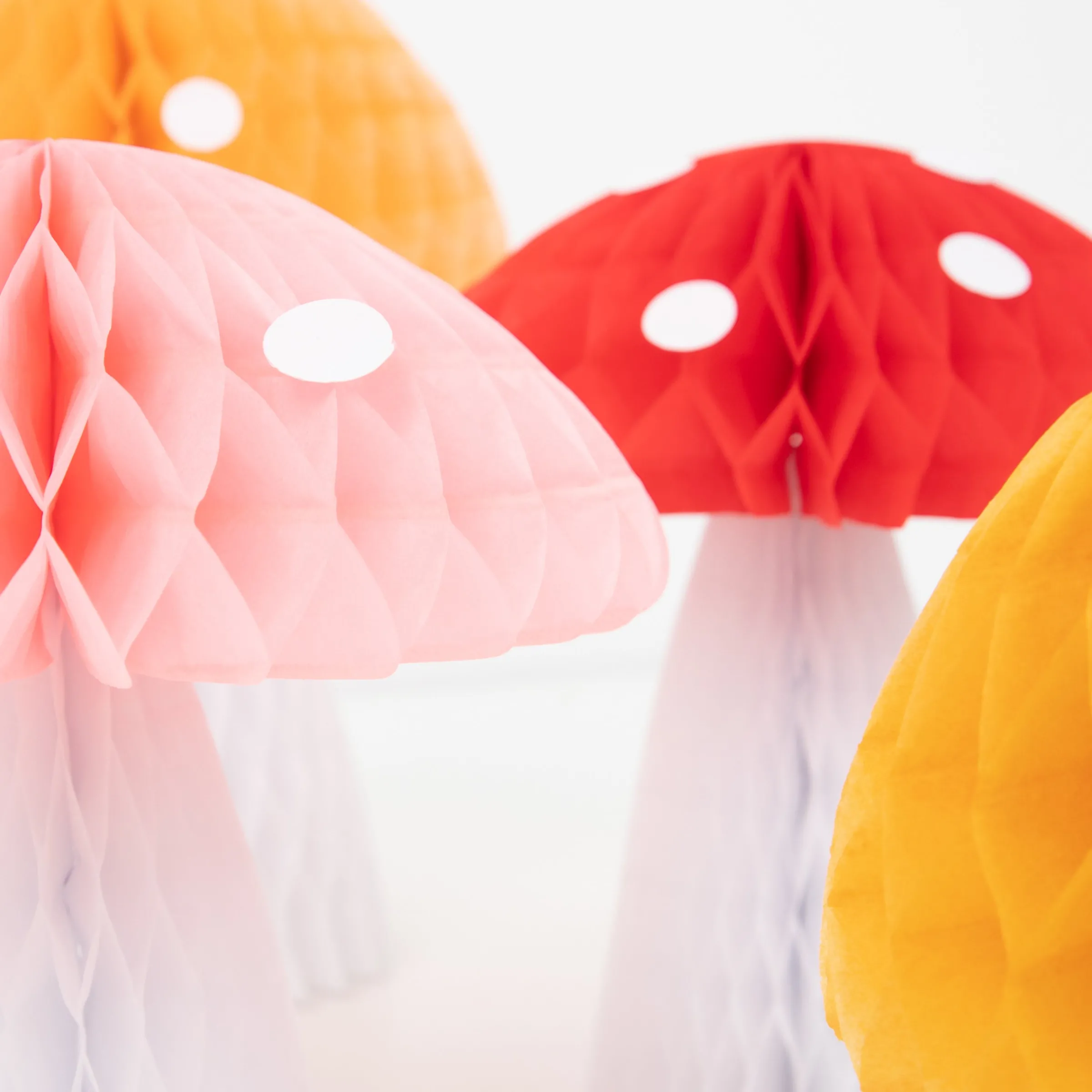 Honeycomb Mushroom Decorations (x 10)>Meri Meri New