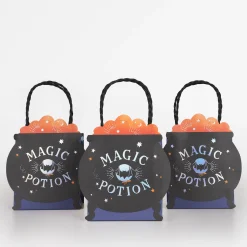 Making Magic Cauldron Party Bags (x 8)><noscript><img width=