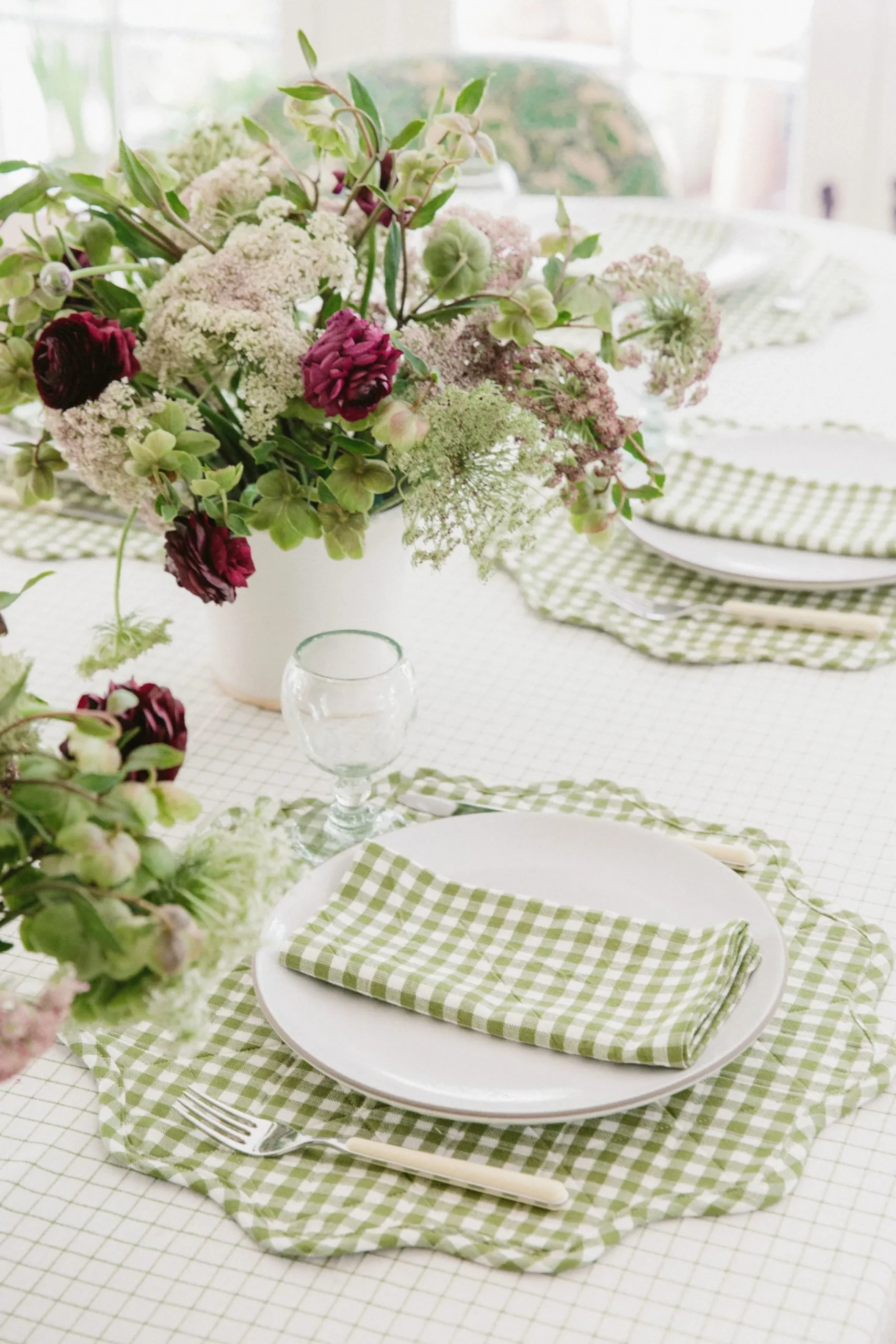 Mini Gingham Olive Scalloped Edge Placemat>Meri Meri New