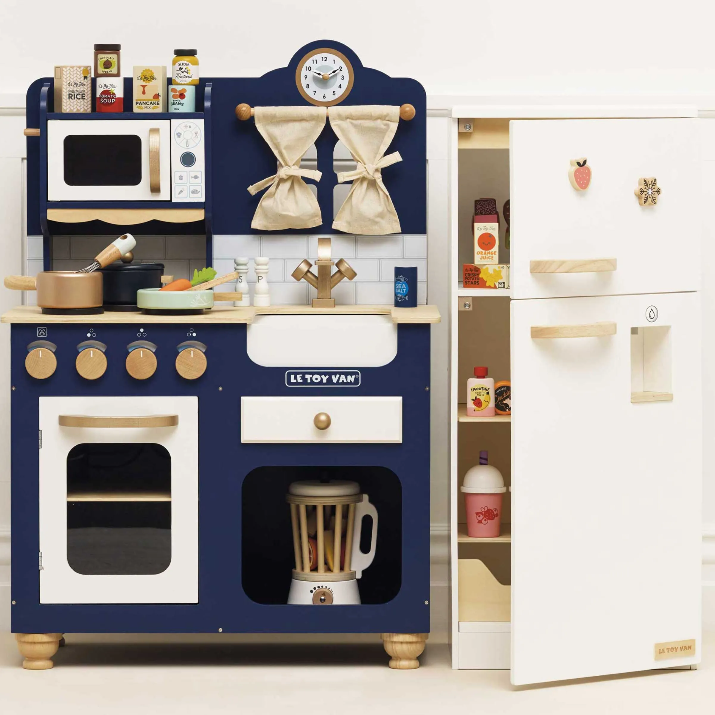 Oxford Wooden Play Kitchen>Meri Meri Clearance