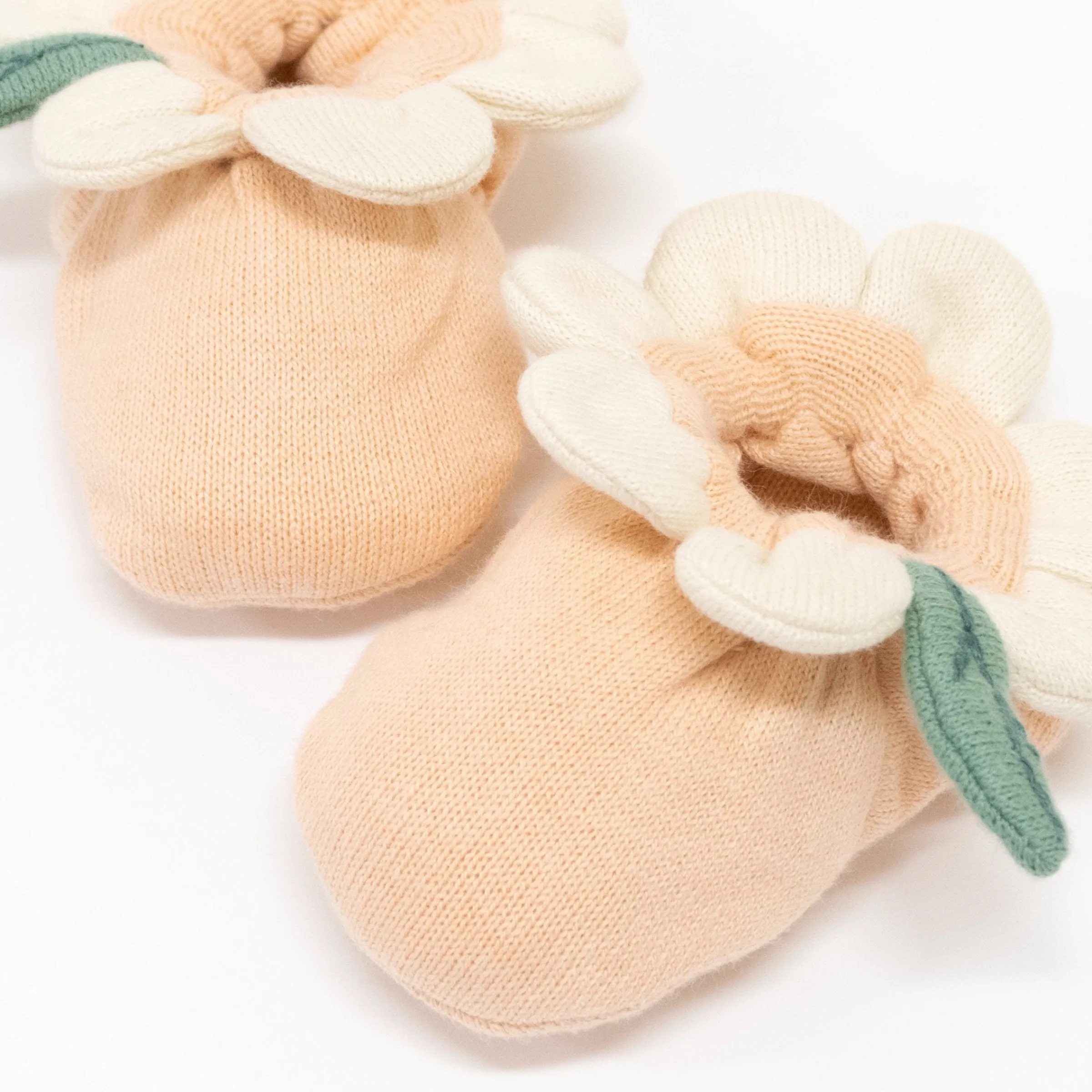 Peach Daisy Baby Booties>Meri Meri Fashion