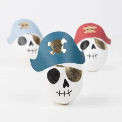Pirate Skulls Surprise Balls (x 3)><noscript><img width=