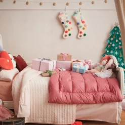 Pom Pom Stocking><noscript><img width=