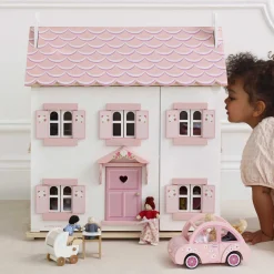 Sophie's Wooden Dolls House><noscript><img width=