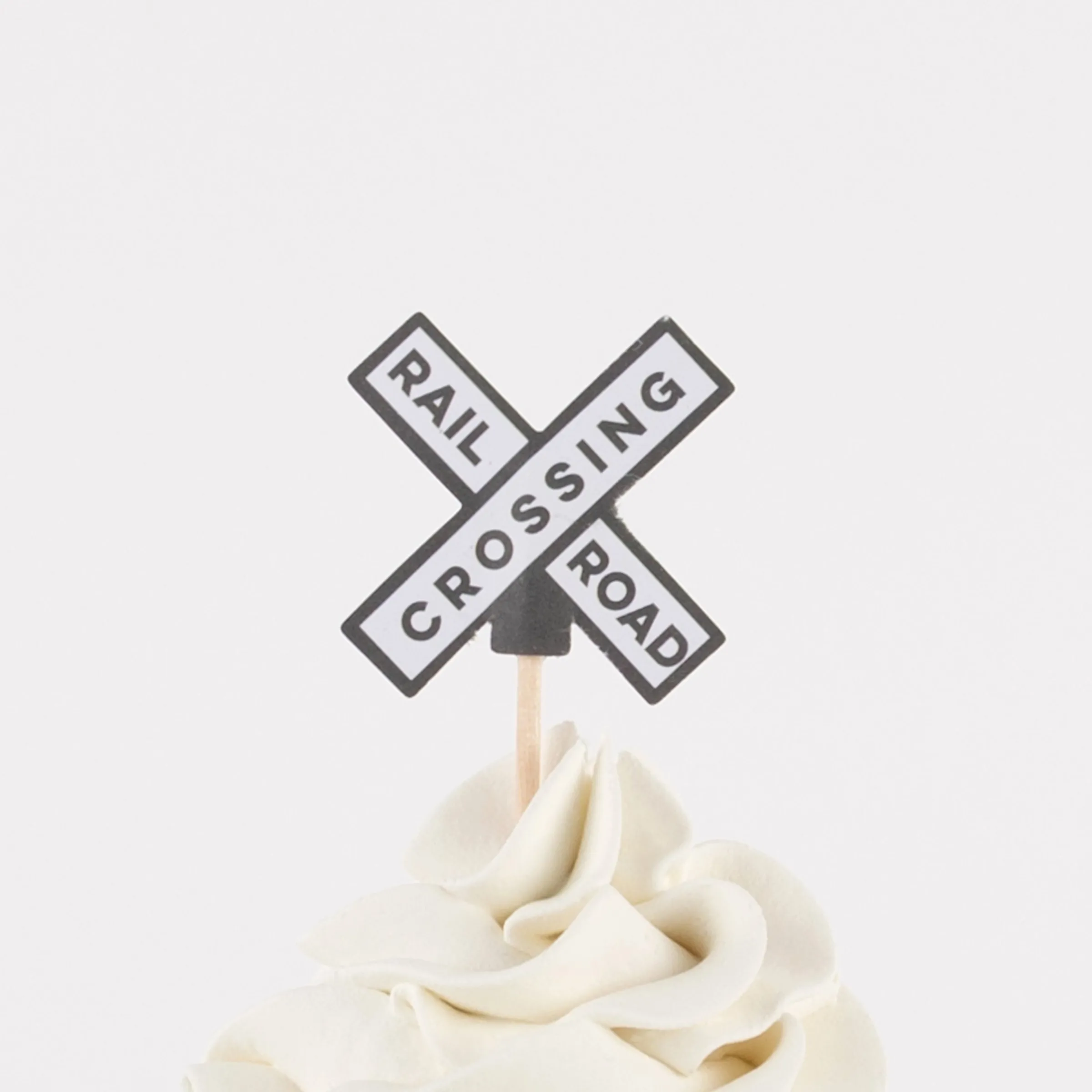 Train Cupcake Kit (x 24 toppers)>Meri Meri Online