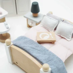Wooden Dolls house Bedroom><noscript><img width=